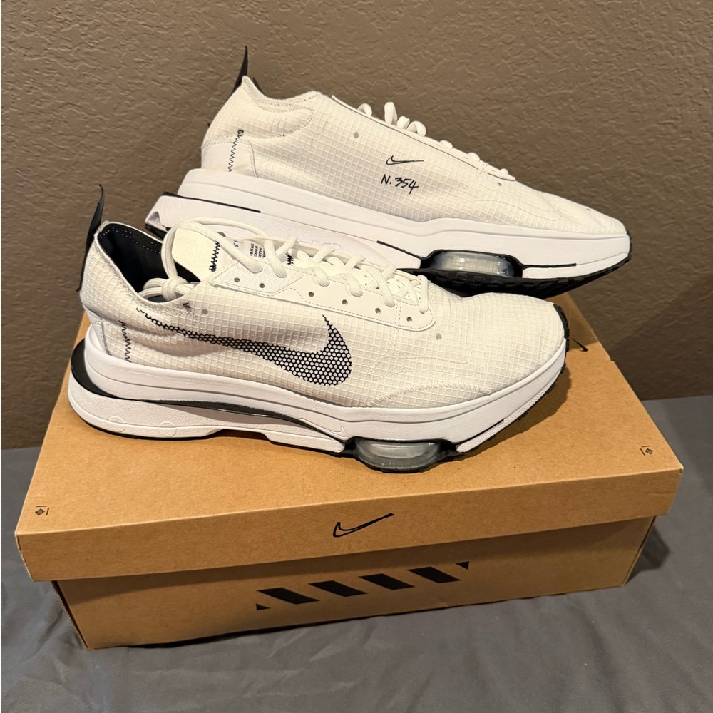NEW Nike Air Zoom Type SE White Black
Mens Size 13 - Picture 2 of 2